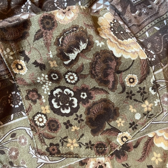 BNWT Little Spell Shorts - Picture 4 of 11